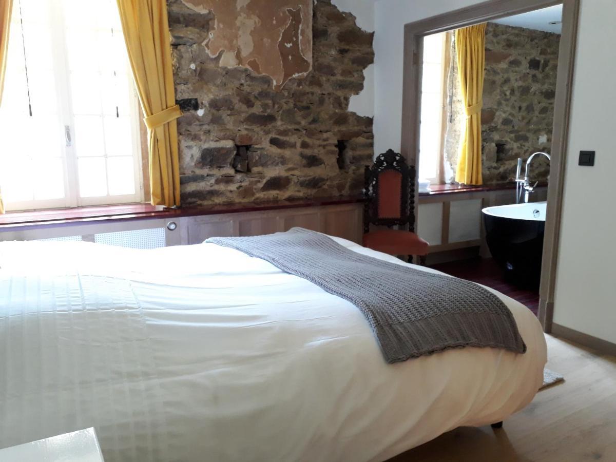 Le Vieux Moulin Bed & Breakfast Goudelin Exterior photo