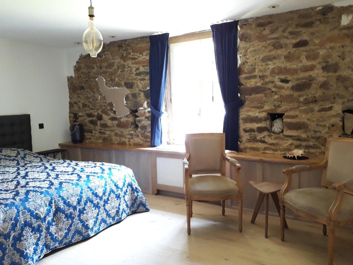 Le Vieux Moulin Bed & Breakfast Goudelin Exterior photo