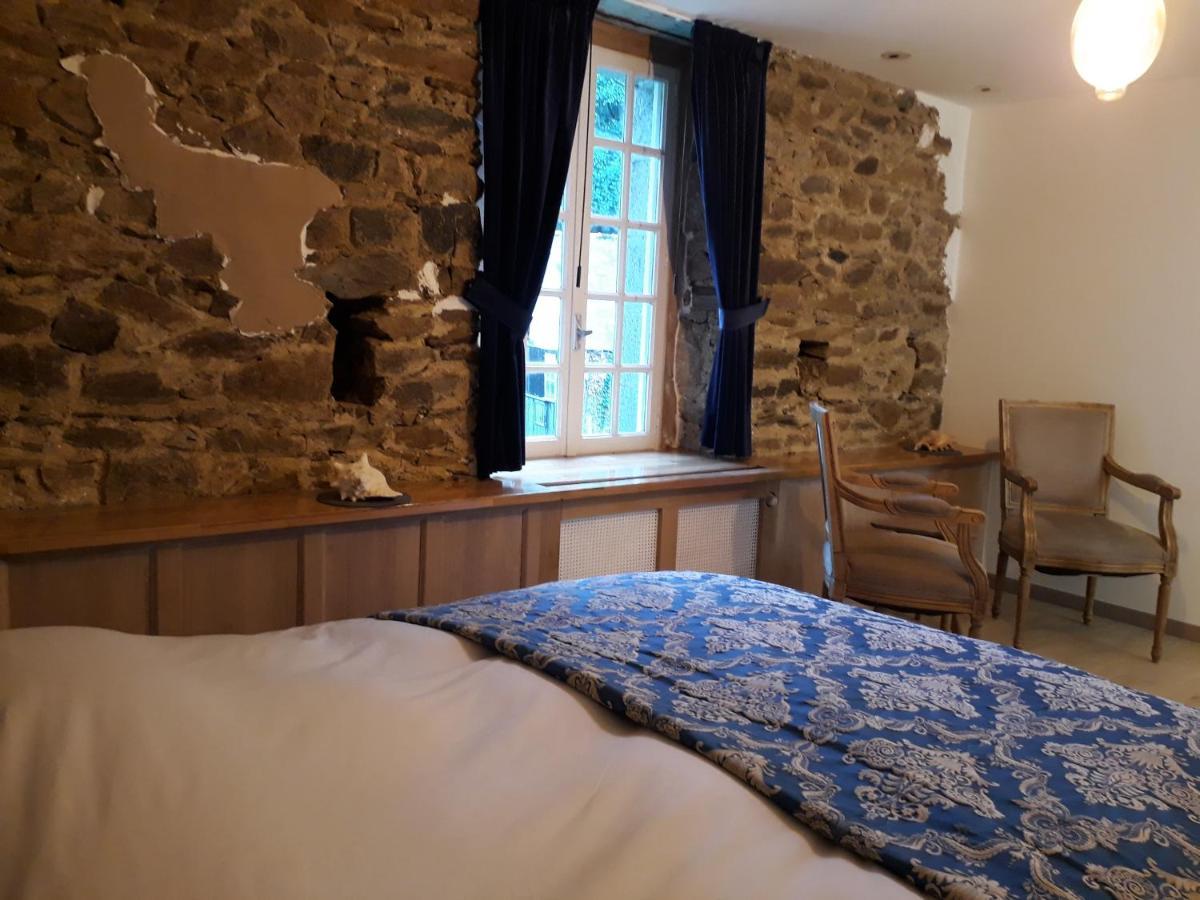 Le Vieux Moulin Bed & Breakfast Goudelin Exterior photo