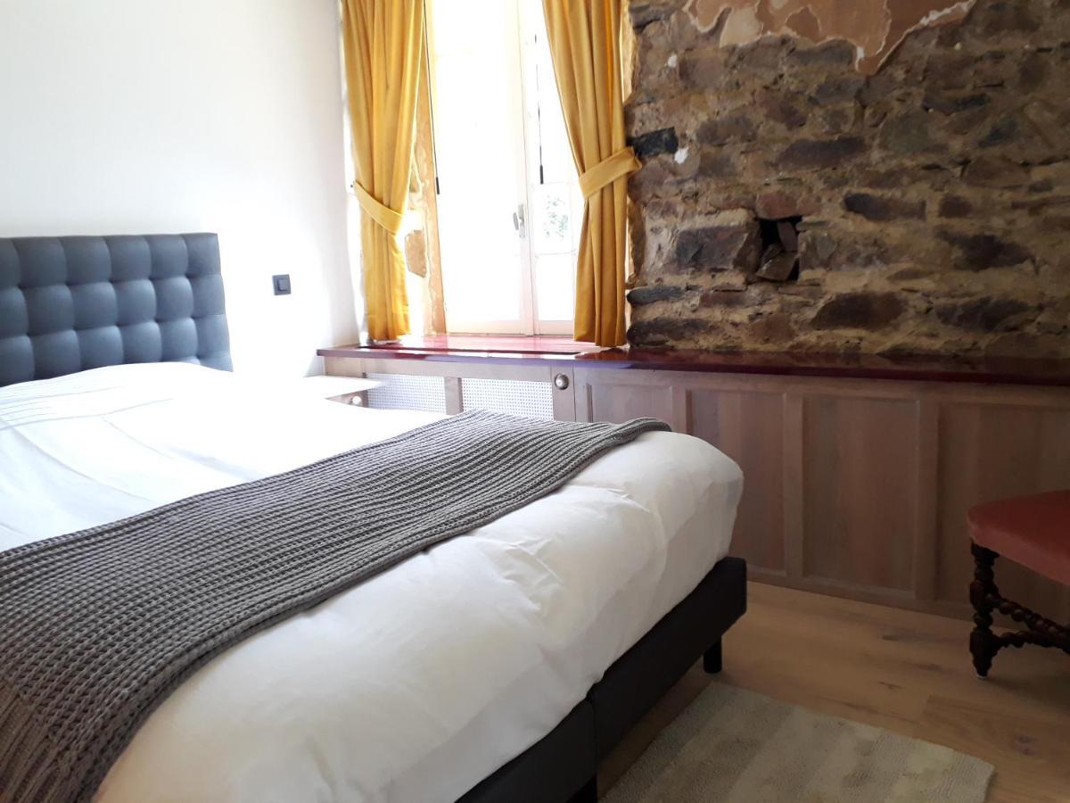 Le Vieux Moulin Bed & Breakfast Goudelin Exterior photo