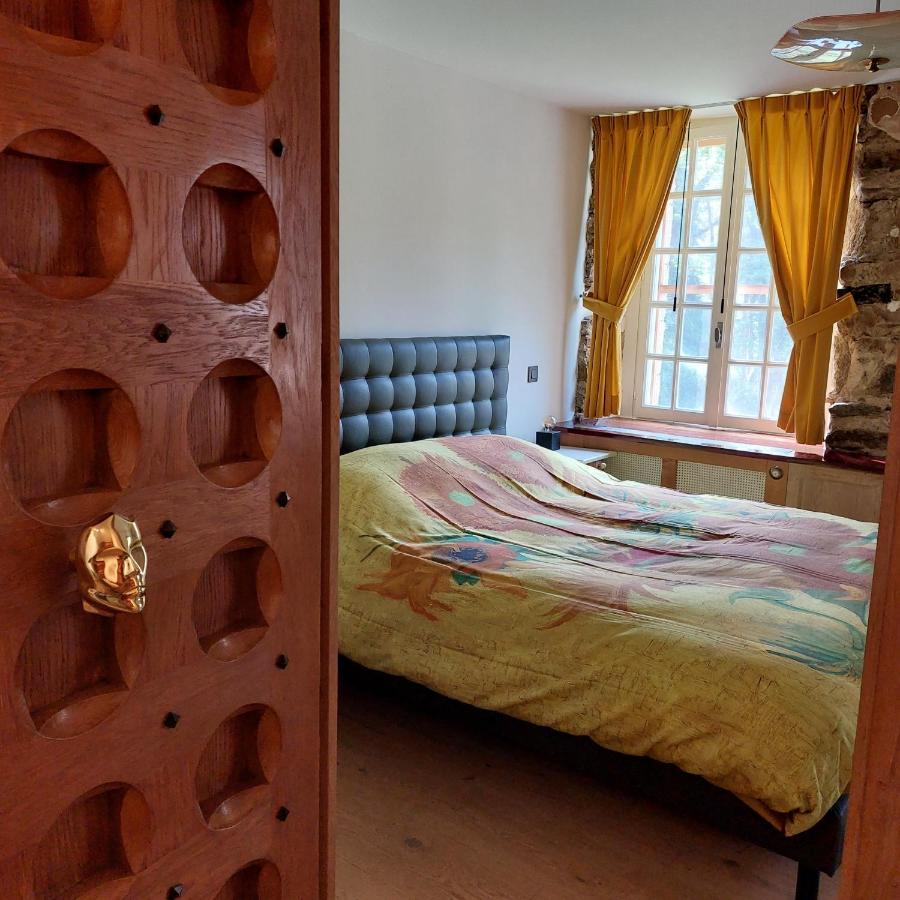 Le Vieux Moulin Bed & Breakfast Goudelin Exterior photo